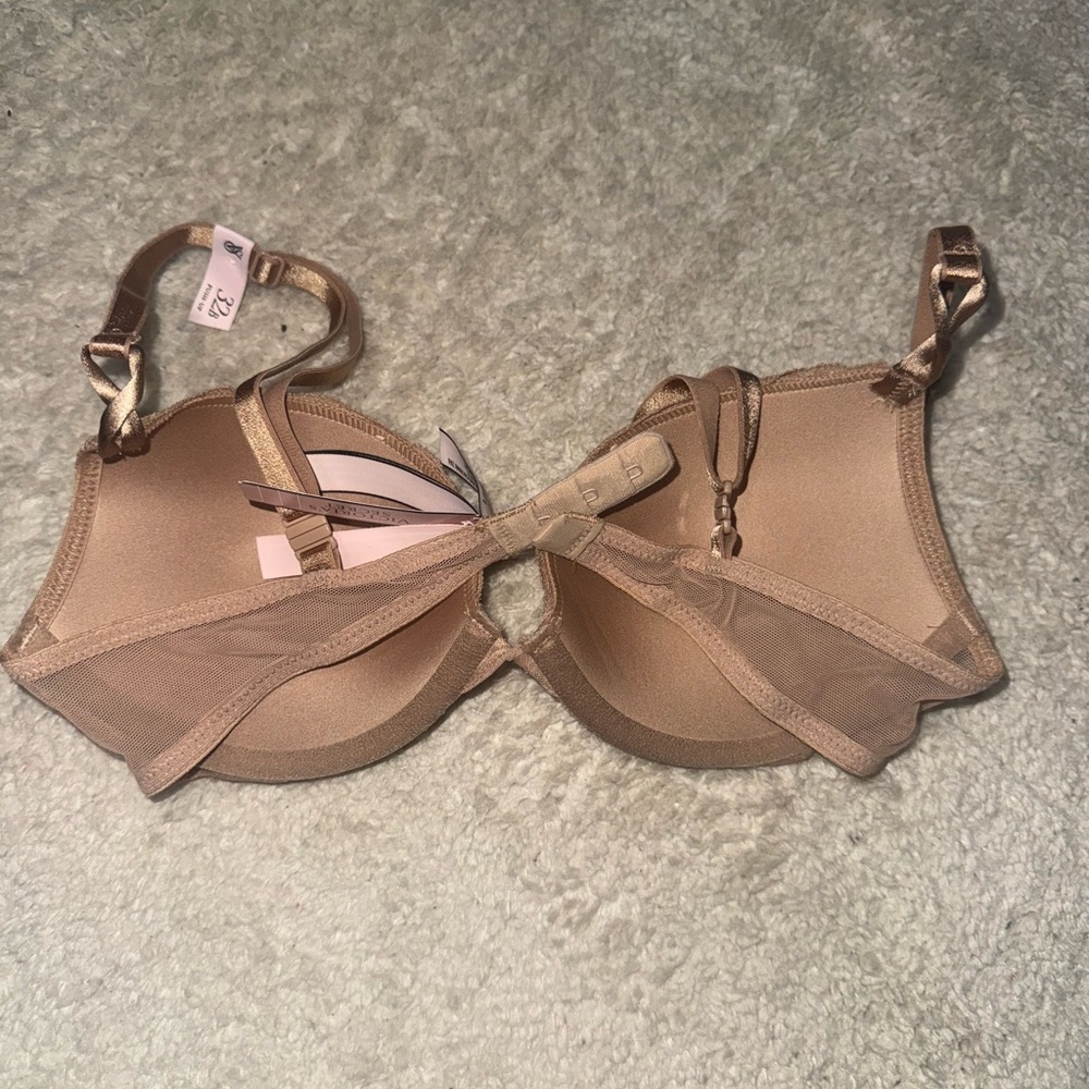 Victoria's Secret Tan Lace Bra - Picture 3 of 4